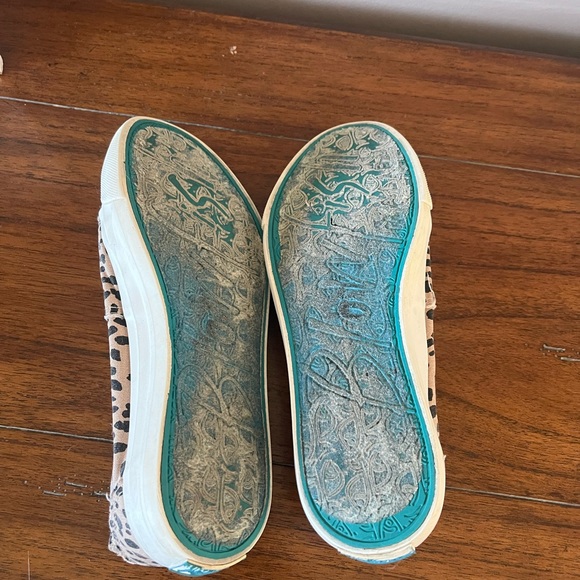 Cheetah Blowfish Slip On Sneakers - Picture 4 of 4